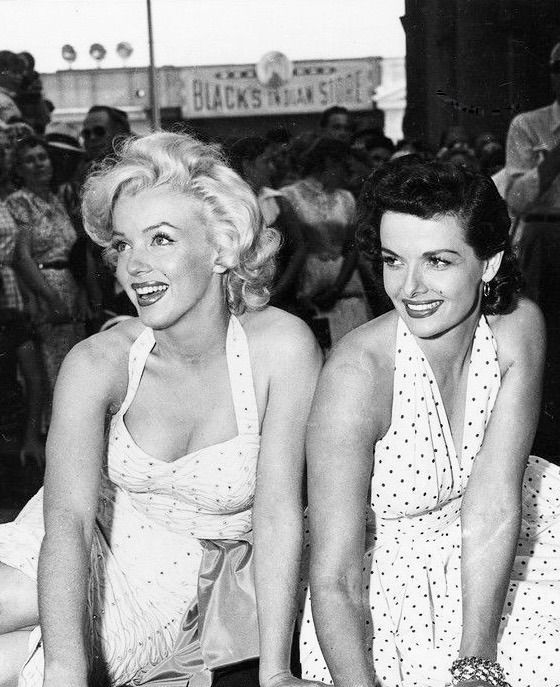 Marilyn monroe & Jane Russell  A5 photo print approx 21x14cm 