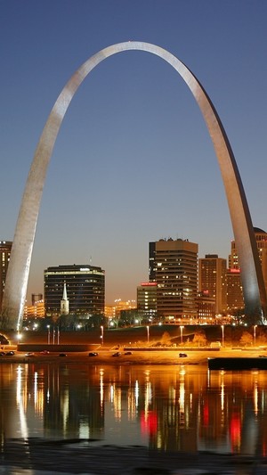 St. Louis At Night