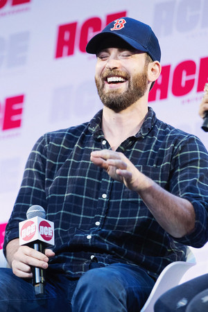  Chris Evans at Ace Comic Con Seattle June 29, 2019