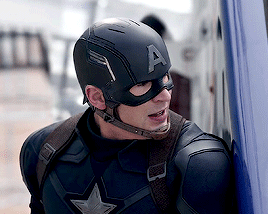  Chris Evans in Captain America: Civil War (2016)