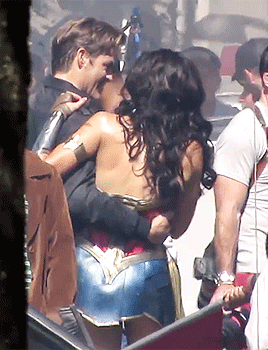  Gal Gadot and Chris Pine filming Wonder Woman 1984