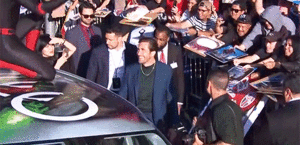  Jake Gyllenhaal meets Spiderman at the Spiderman: Far From home pagina Premiere