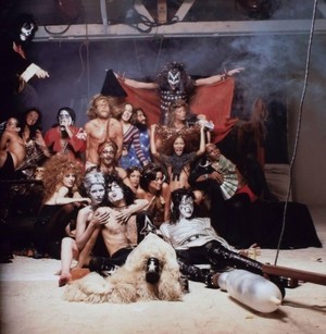  KISS ~Hollywood, California…August 18, 1974 (Hotter Than Hell Foto session)