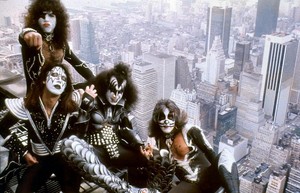  kiss (NYC) June 24, 1976 (Empire State Building)