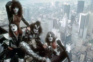  baciare (NYC) June 24, 1976 (Empire State Building)