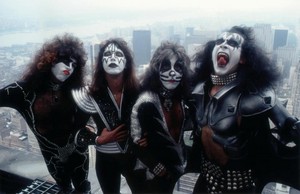  Ciuman (NYC) June 24, 1976 (Empire State Building)