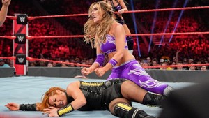  Raw 5/27/19 ~ Becky/Nikki vượt qua, cross vs The IIconics