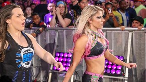  Raw 7/1/19 ~ Carmella vs Nikki traverser, croix
