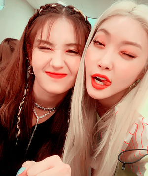 Somi with Chungha 2019