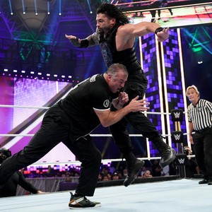 Super Showdown 2019 ~ Roman Reigns vs Shane McMahon