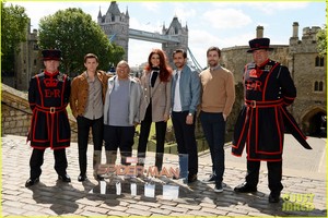  Tom Holland, Jake Gyllenhaal and Zendaya Reunite at 'Spider-Man: Far From Home' London picha Call!