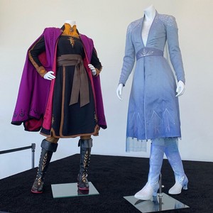  Anna and Elsa costumes at the d23expo