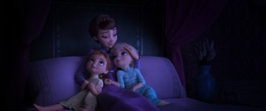  Frozen 2 D23 Anna Elsa and Queen Iduna