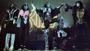  吻乐队（Kiss） ~St. Louis, Missouri...July 28, 1976