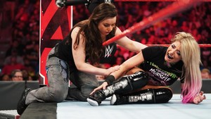  Raw 7/29/19 ~ Becky Lynch vs Alexa Bliss
