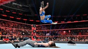  Raw 7/8/19 ~ Nikki 交叉, 十字架 vs Dana Brooke
