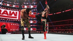  Raw 8/12/19 ~ Andrade vs Rey Mysterio (2 out of 3 falls count)
