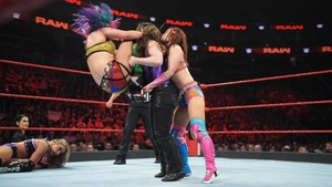  Raw 8/5/19 ~ Women's Tag Team শিরোনাম Fatal 4-Way