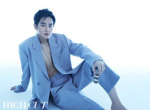  SUHO for HIGHCUT magazine Vol.246