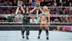  SummerSlam 2019 ~ Alexa Bliss/Nikki menyeberang, salib vs The IIconics