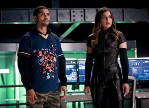 Arrow - Episode 8.04 - Present Tense - Promotional Photos 