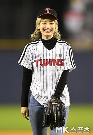 First Pitch at LG Twins game 