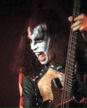  Gene ~Chicago, Illinois...November 8, 1974 (Hotter Than Hell Tour)