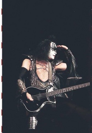  Gene ~Chicago, Illinois...October 21, 1996 (Alive/Worldwide Tour)