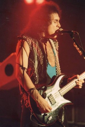 Gene ~Clermont-Ferrand, France...October 19, 1983 (Lick it Up Tour)