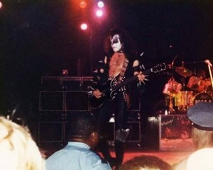  Gene ~Upper Darby, Philadelphia...October 3, 1975 (Alive Tour - Tower Theater)
