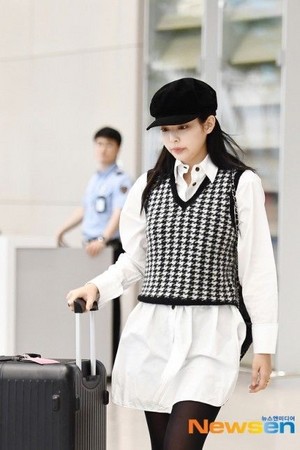 Jennie at Incheon Intl. Airport Back from Paris