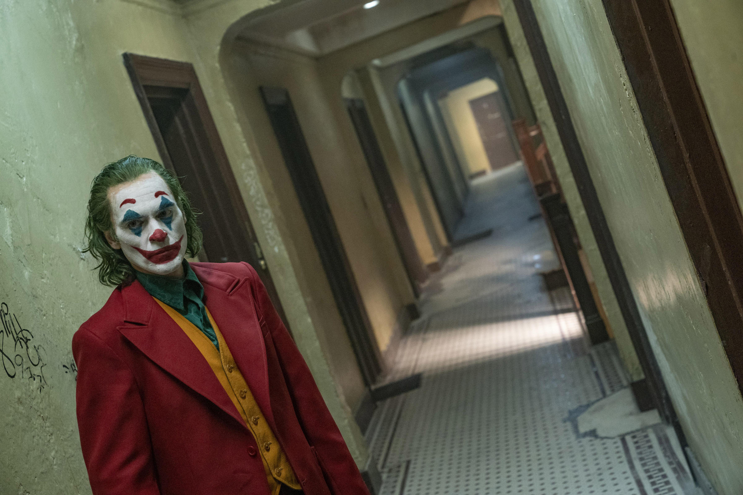Joker (2019) Still - Joaquin Phoenix as Arthur Fleck / The Joker - Joker (2019) Photo ...2500 x 1667