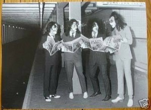 KISS (NYC ) October 26, 1974 (Dressed to Kill تصویر shoot)