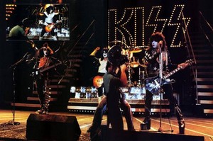  Kiss ~Valencia, California...May 19, 1978 (KISS Meets The Phantom Concert)