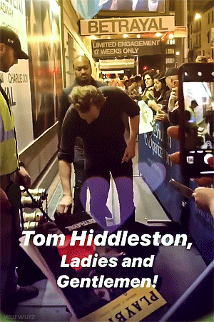 Tom Hiddleston - Betrayal Broadway - Stage door (Sept. 14, 2019)