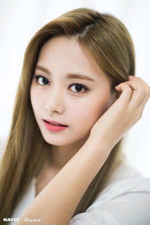  Tzuyu "Feel Special" promotion photoshoot oleh Naver x Dispatch