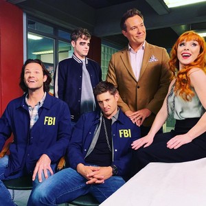  ruthie_connell: tonight on Supernatural…you’re in sûr, sans danger hands