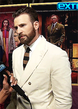  Chris Evans at the ‘Knives Out’ Premiere - Los Angeles, November 14, 2019