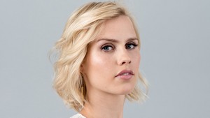  Claire Holt Обои