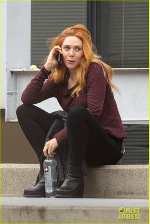  Elizabeth Olsen Spotted on ‘WandaVision’ Set
