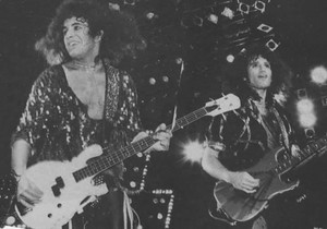 Gene and Bruce (NYC)...December 16, 1985 (Asylum World Tour - Madison Square Garden) 