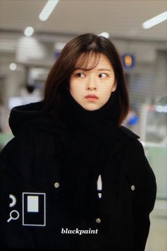  Jeongyeon at the airport