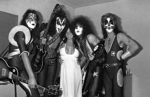 KISS ~Long Island, New York...December 31, 1975 (Nassau Veterans Memorial Coliseum - Alive Tour) 