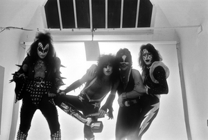 KISS ~Los Angeles, California, May 30, 1975 and June 9, 1975 (White Room Session) 