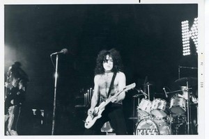  Paul ~Springfield, Illinois...December 30, 1974 (Hotter Than Hell Tour)