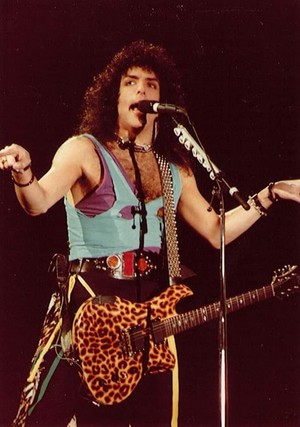  Paul ~St. Louis, Missouri...December 4, 1984 (Animalize World Tour)