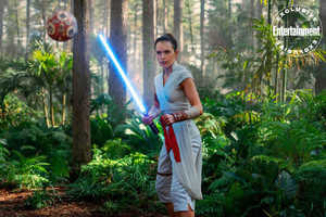 Star Wars TROS EW exclusive photos