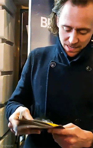 Tom Hiddleston - Betrayal Broadway - Stage door 