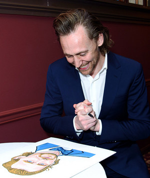  Tom Hiddleston at Sardi’s in NYC on December 5, 2019