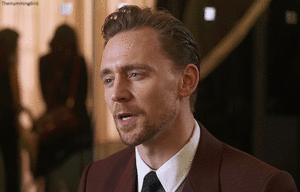  Tom Hiddleston talks film during the BAFTA चाय Party (January 7, 2017)